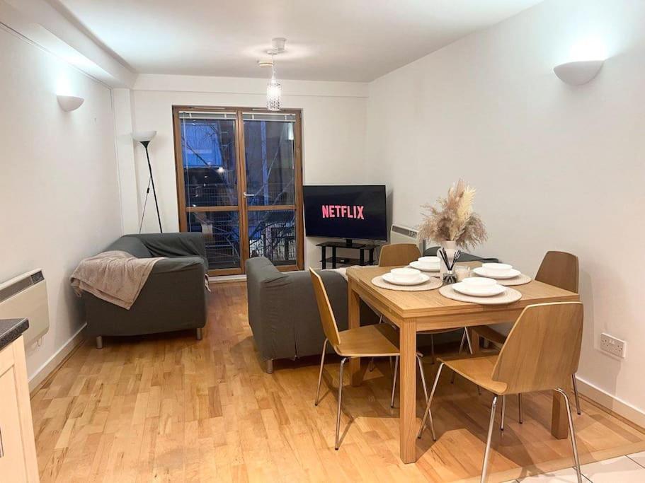 2 Bedroom City Center Apartment Manchester Exterior foto
